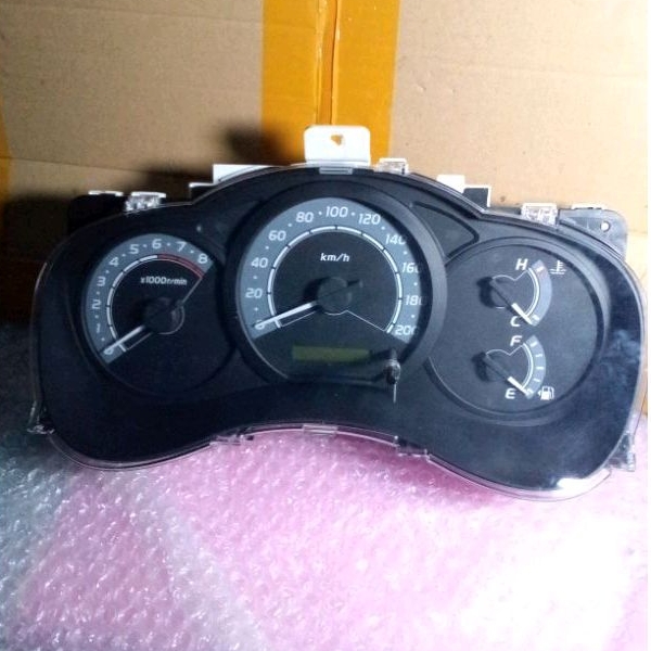 Jual Speedometer Innova type G bensin manual soket dua THN 2004-2008 ...