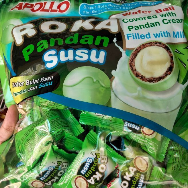 Jual Apollo Roka Pandan Susu Wafer Bola Coklat 250 gram isi 50 pcs ...