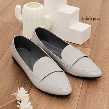Quince Edith Sepatu Flat Wanita Warna Netral