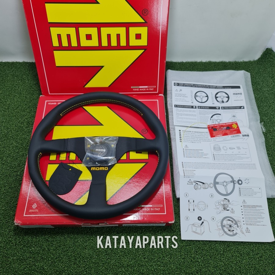 MOMO ベローチェレーシング 350mm MOMO Veloce Racing Steering Wheel