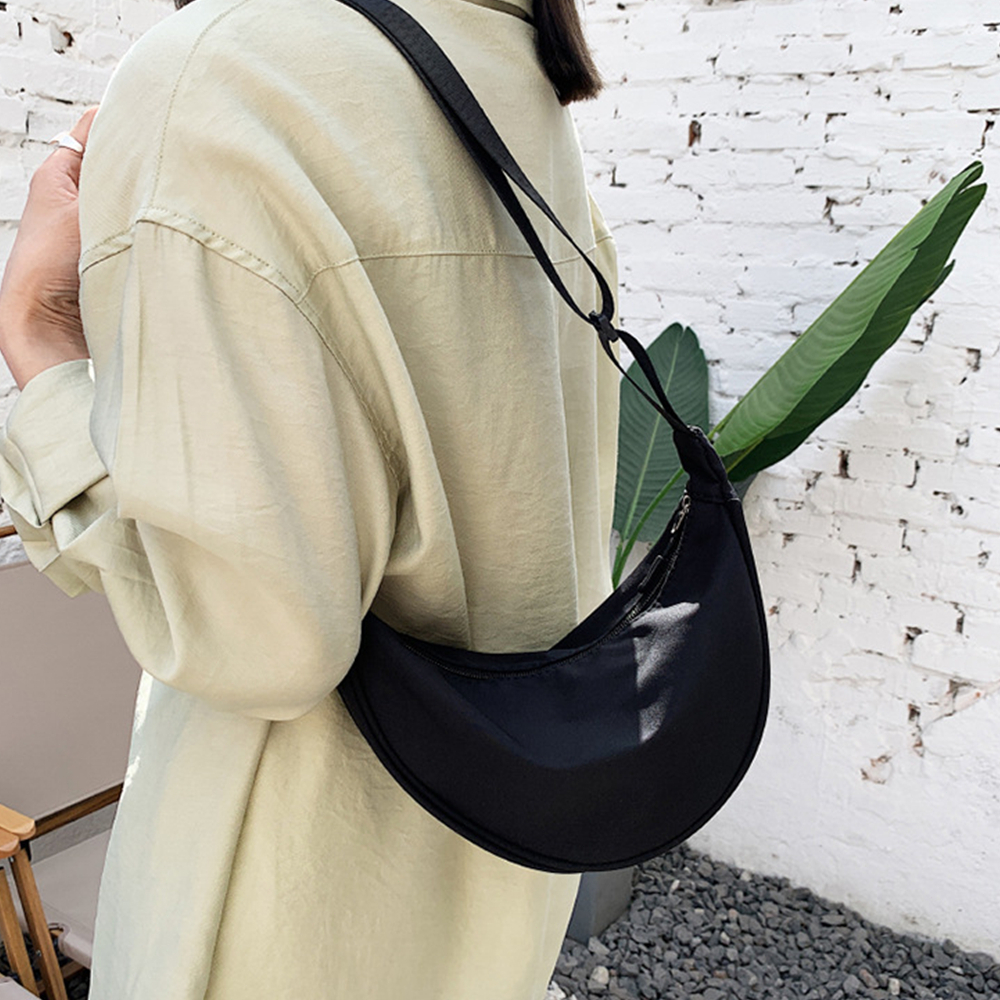 Jual Tas Selempang Wanita ala Uniqlo Half Moon Bag Fashion Slingbag Tas ...