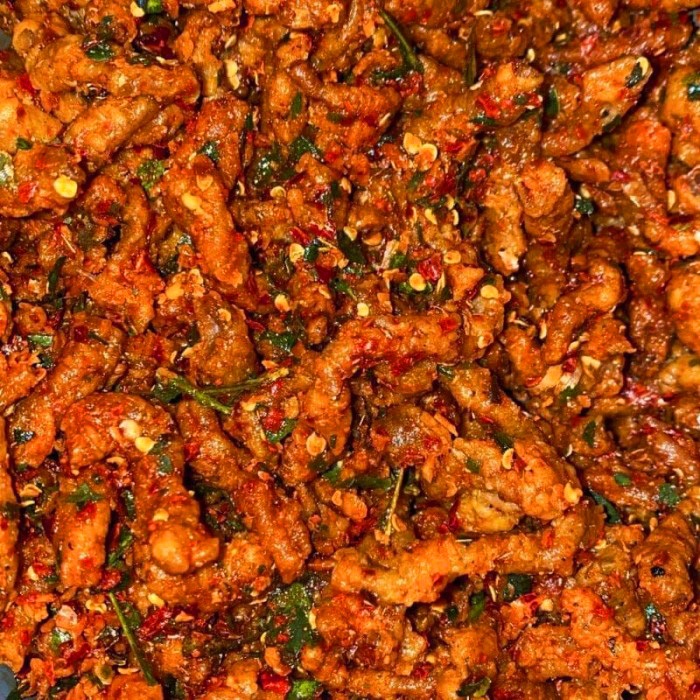 Usus Krispi bos kriuk / kripik usus 500 Gram / 500Gram usus Crispy bumbu  Pedas daun jeruk mantap