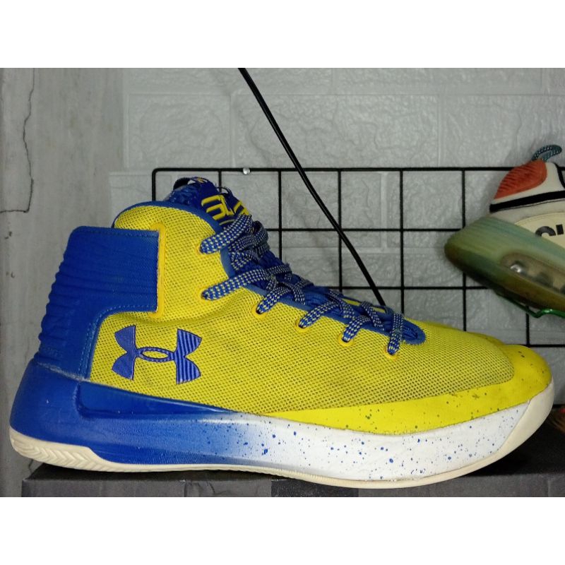 Sepatu basket under armour curry clearance 3