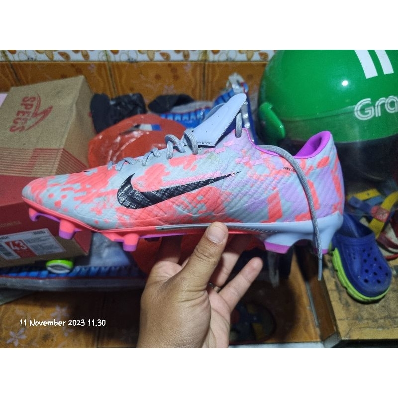 harga sepatu bola nike mercurial vapor