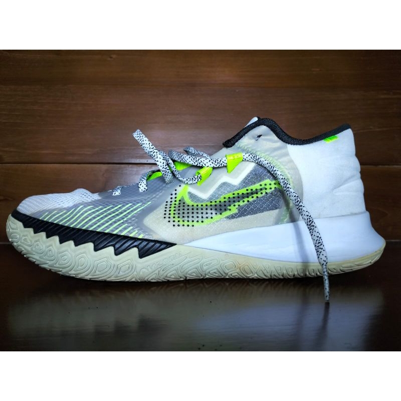 Kyrie shop flytrap 44