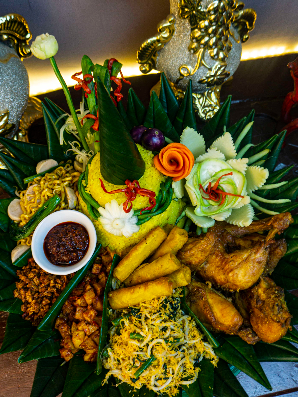 Jual Tumpeng 3 Tingkat Nasi Kuning Premium Ukuran Besar Porsi Beragam