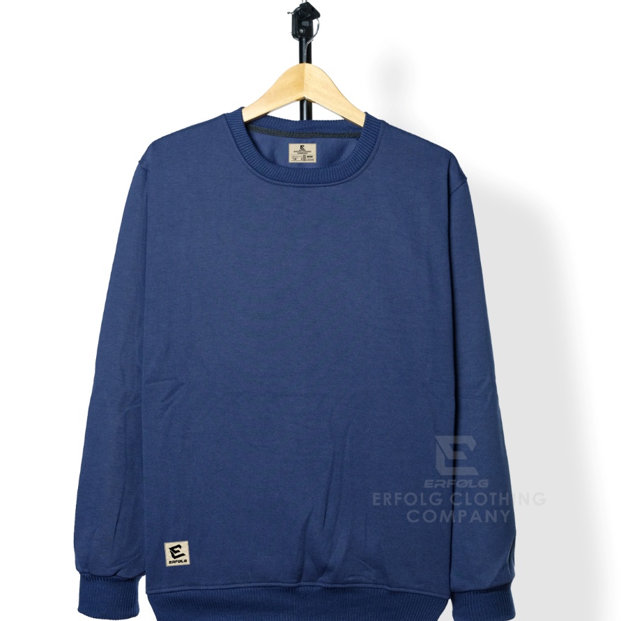 Dari Benang Hingga Layar: Kisah Sukses Penjual Sweater Online di Era Digital