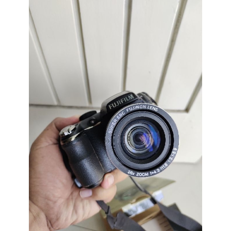 Jual Fujifilm Finepix S4300 dengan dus Shopee Indonesia