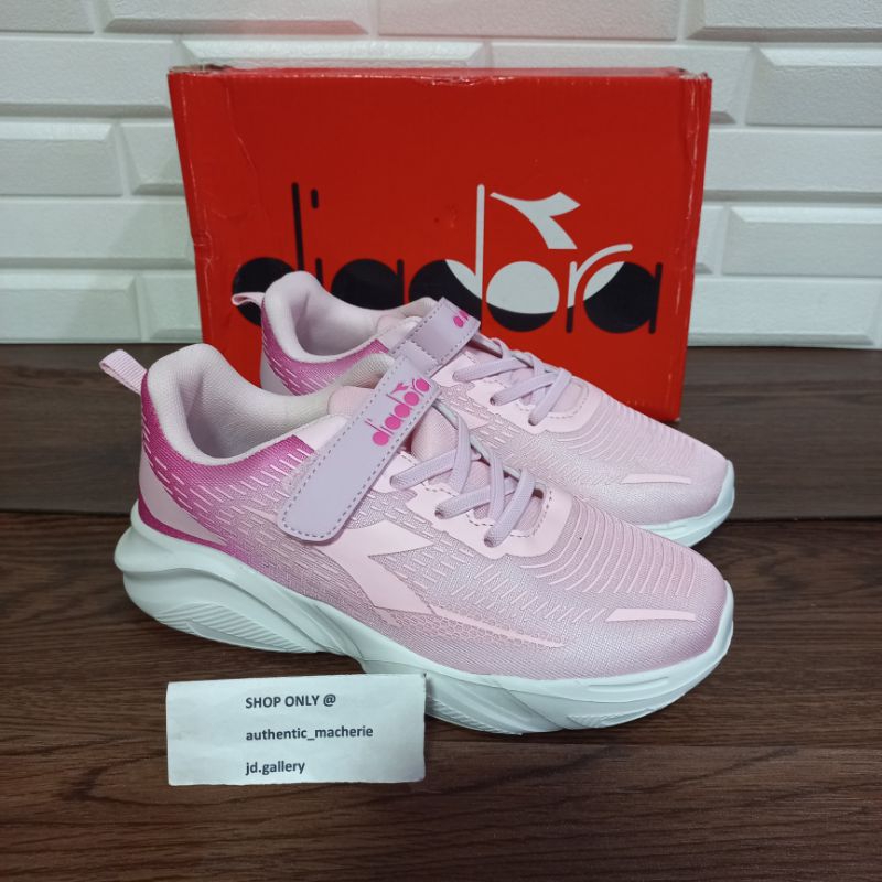 Diadora shopee cheap