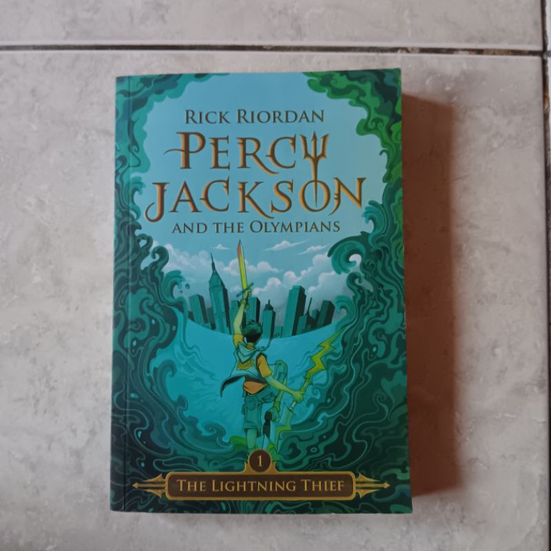 Jual Buku Percy Jackson and the olympians : The Lightning Thief (harga ...