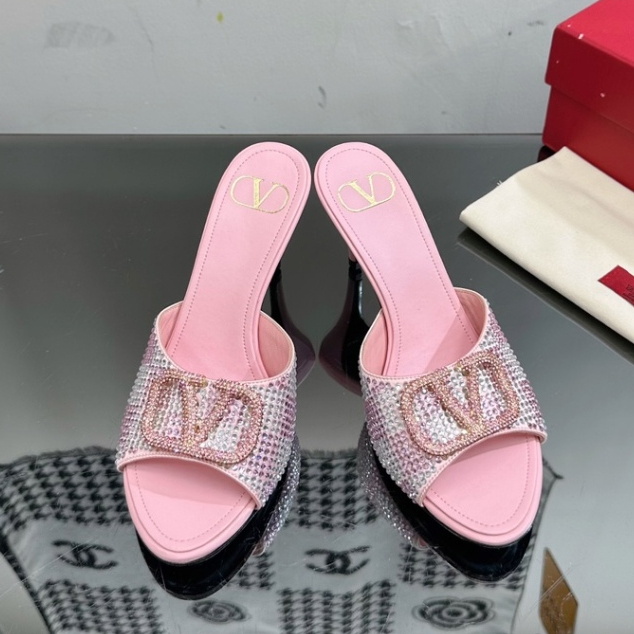 Jual Valentino Spring Summer 2024 Gradient Hot Diamond Slippers With   Id 11134207 7r98t Lpzas1nhu8ana4