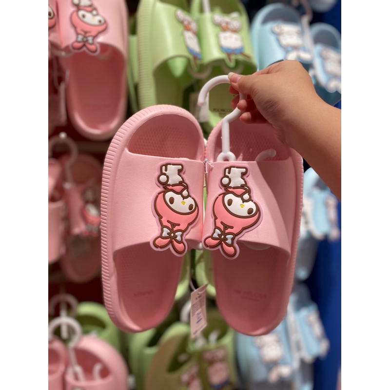 Jual Miniso x Sanrio - Sandal Wild Slide Sanrio | Sandal Sanrio ...