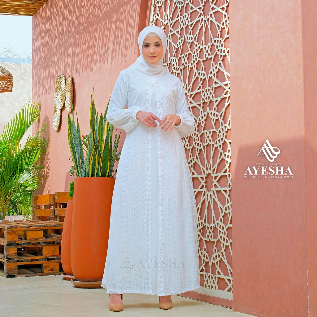 Detail Brukat dan Renda AYESHA Gamis Putih