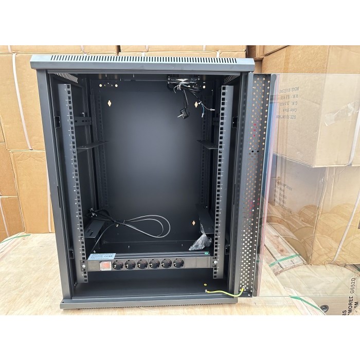 Jual wallmount rack 15U single door depth 500mm / Rack server 15u ...