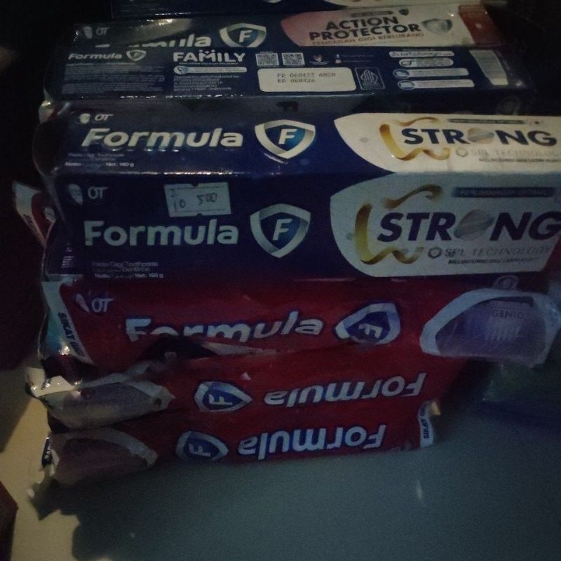 Jual pasta + sikat gigi formula strong , famili, action protec 180g ...