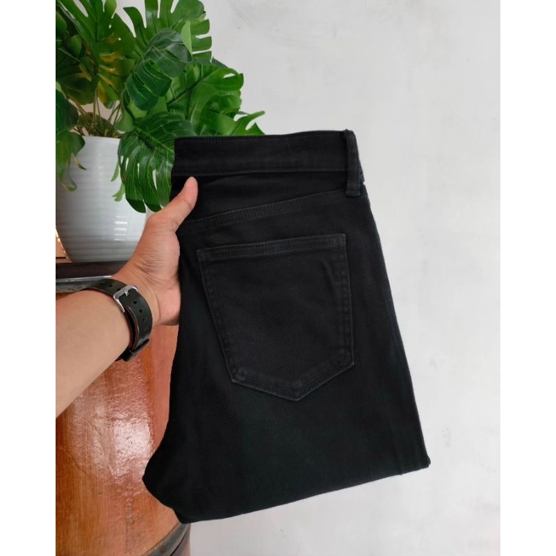 Jual Celana Jeans UNIQLO Skinny Ultra Stretch Original | Shopee Indonesia