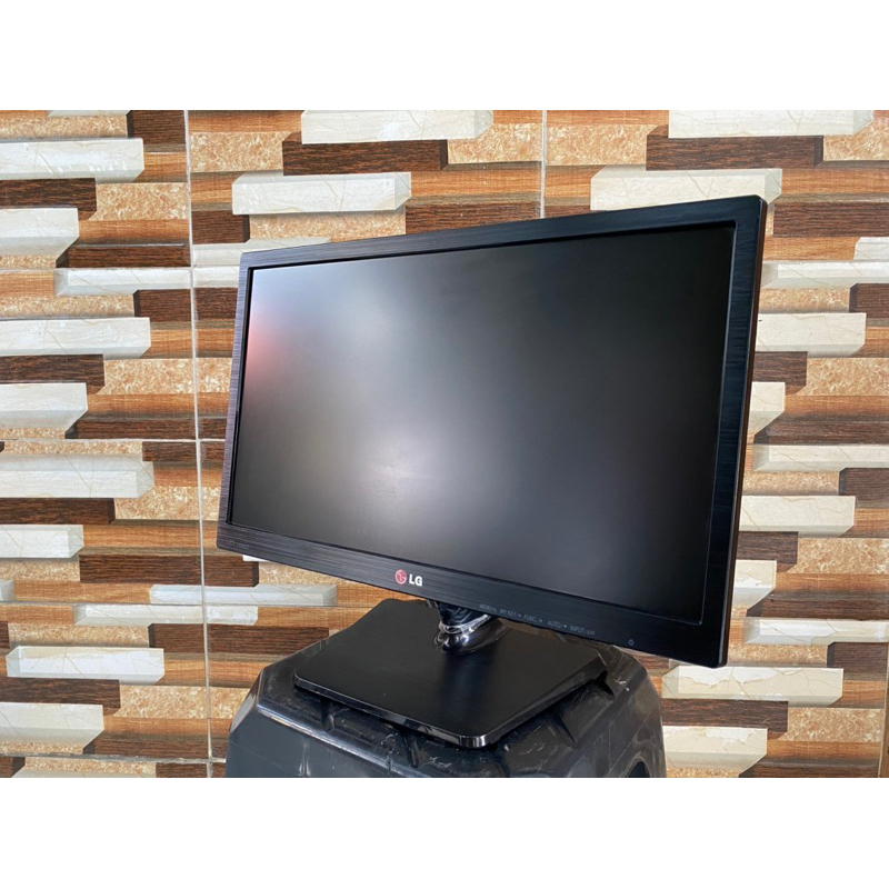 Jual MONITOR LG LG 19 INCH KONDISI NORMAL GARANSI 1 BULAN | Shopee ...