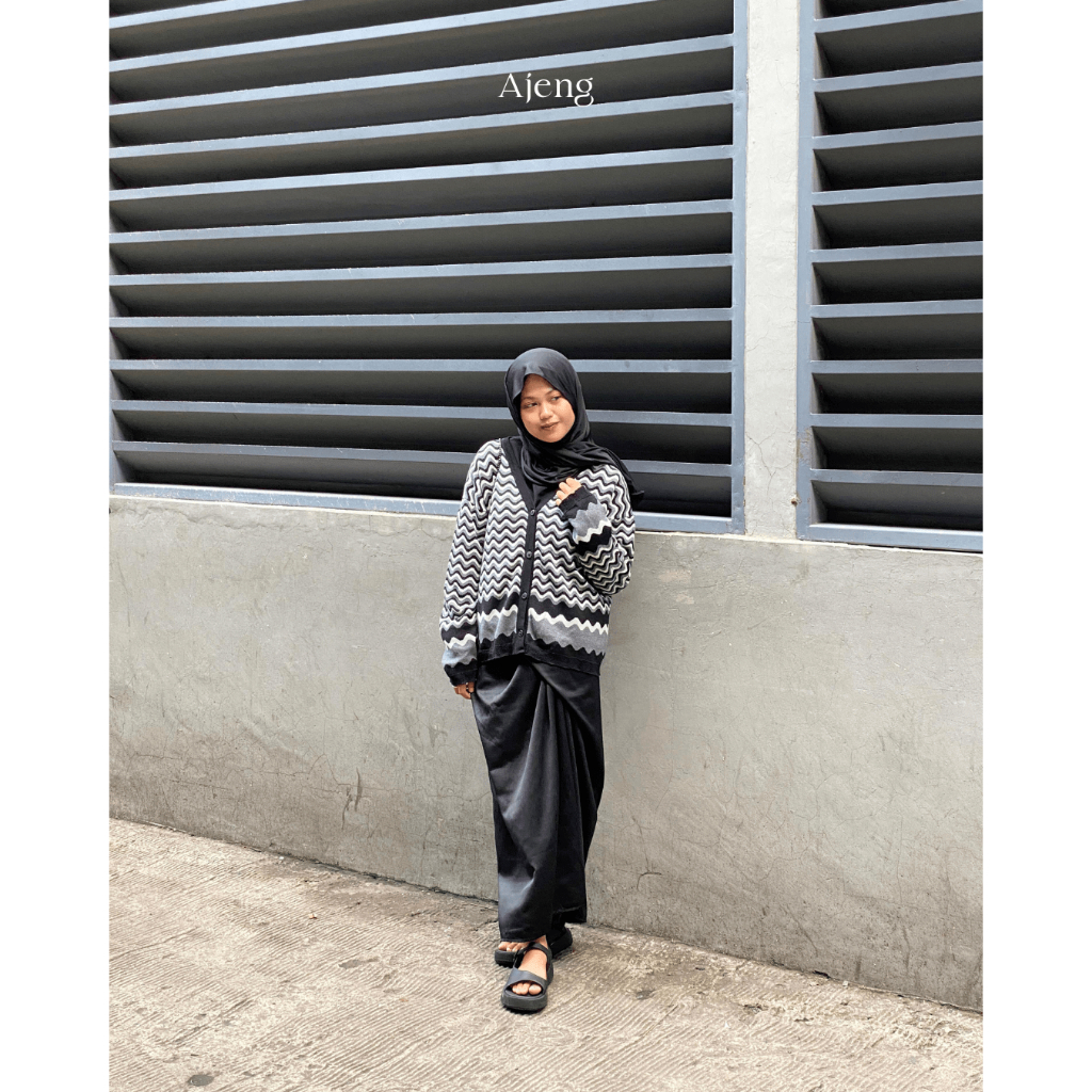 Jual Raline Korean Cardigan Rajut Black | Shopee Indonesia