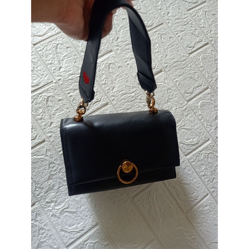 Jual Charles and keith shoulderbag mini Shopee Indonesia