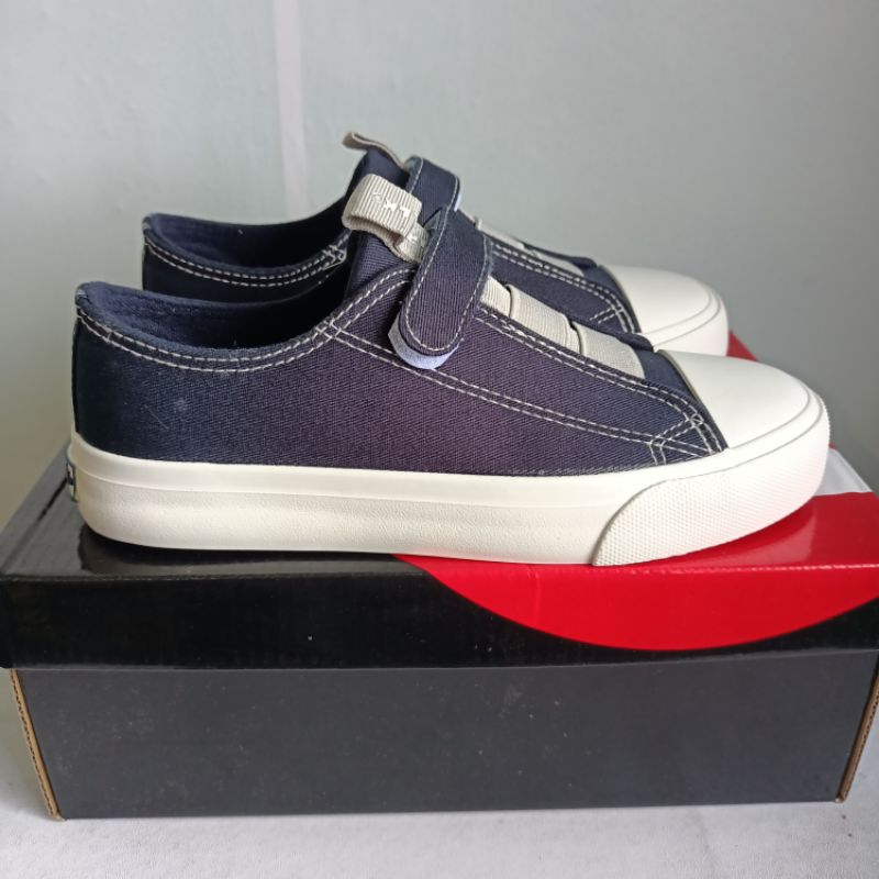 Jual Airwalk Avi jr Navy ( Size : 33, 34 ) | Shopee Indonesia