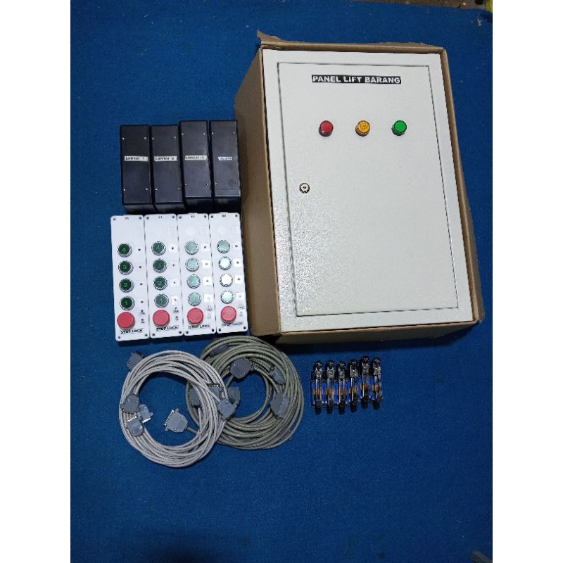 Jual panel lift barang plc zelio 4 lantai lengkap kabel koneksi data ...