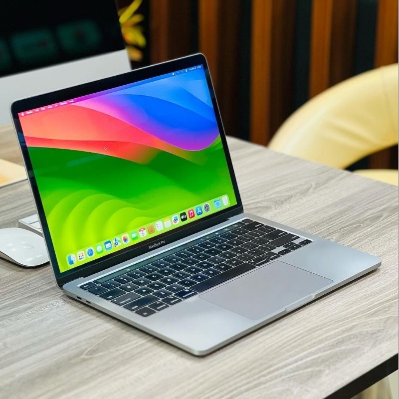 MacBookPro13' 2017 (176 回充電，256GB, US配列) MacBookPro13' 2017 (176 回充電，256GB, US配列)
