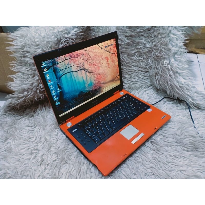 Toshiba Satellite M40-277 – Ordinateur Portable Vintage Sous Windows XP – SANS Chargeur