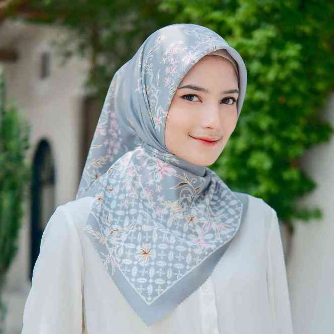 Jual HIJAB JILBAB segi empat motif voal premium mewah by LADIRA HIJAB ...