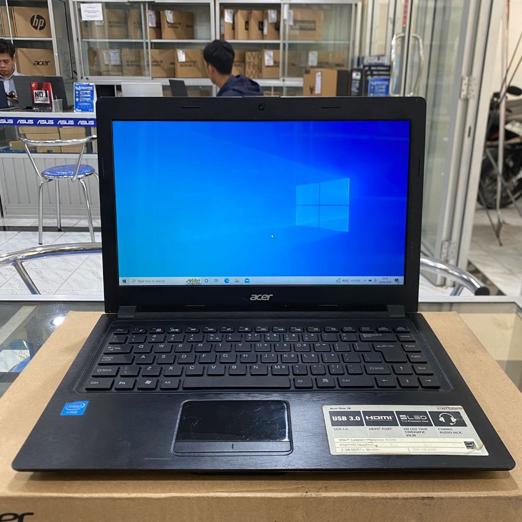 Acer Aspire 1 14" Rouge - Intel Celeron 32Go SSD 2Go RAM - W10 - Garantie 1 An