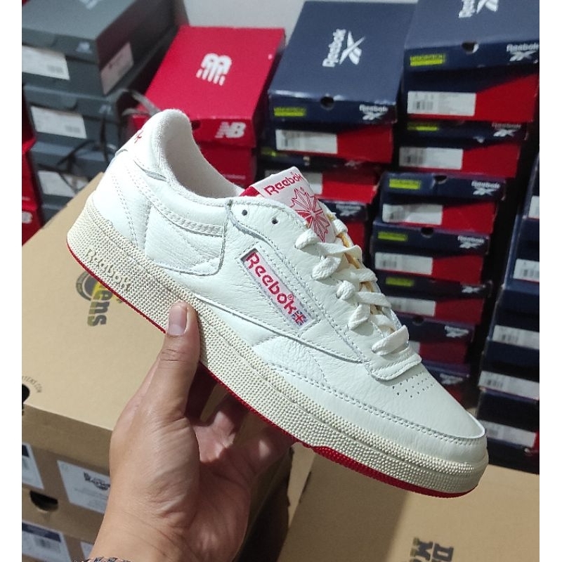 Jual SEPATU SNEAKERS REEBOK CLUB C85 VINTAGE CHALK RED ORIGINAL 100% ...
