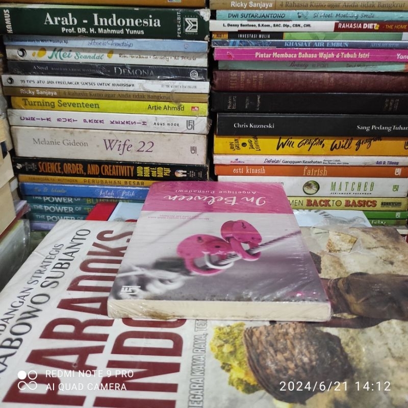 Jual Novel Original In Between Angelique Puspadewi Bekas | Shopee Indonesia