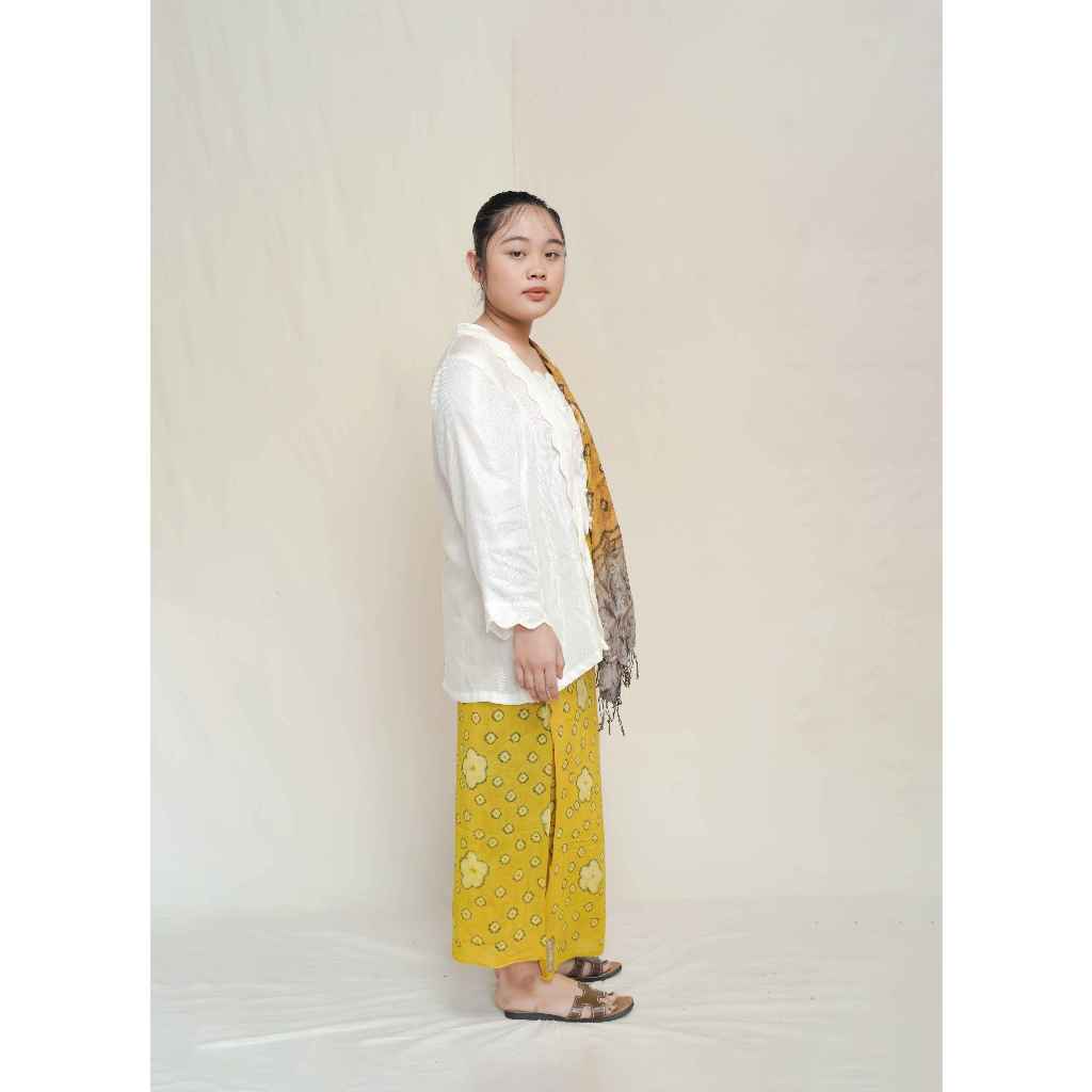 Jual [Koleksi Titik Tumbuh] Kebaya Engkok dengan Selendang Katun Paris ...