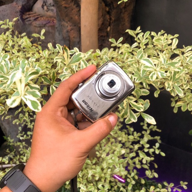 Nikon COOLPIX S01 SILVER クールピクス ニコン Nikon しろ