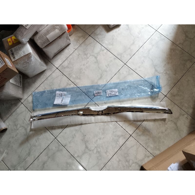 Jual list lis kap mesin innova 2012 2013 2014 2015 ori | Shopee Indonesia