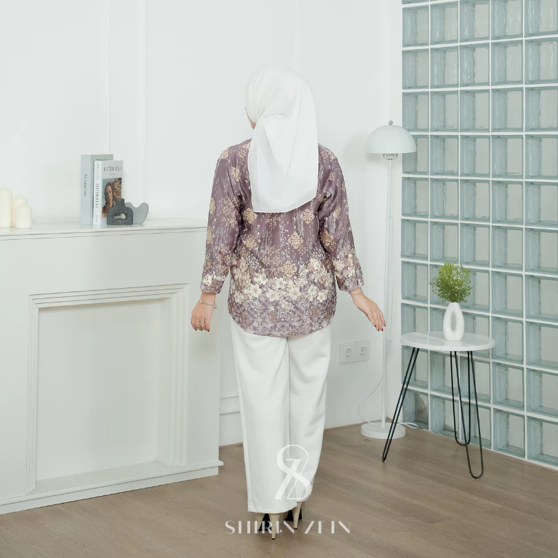 Blouse Maudy Silk Premium Tampilan Keseluruhan