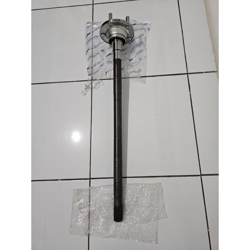 Jual As roda belakang L300 diesel new L039 lengkap baut dan plat ...