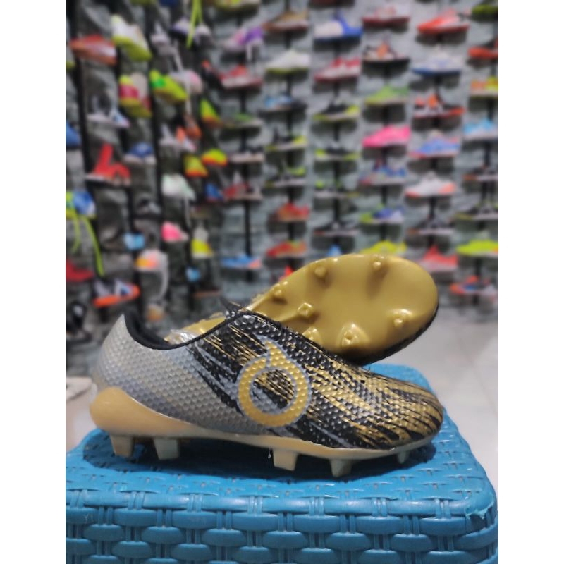 Jual SEPATU BOLA LAPANGAN BESAR ANAK TERBARU ORTUSi BISA COD GRAB