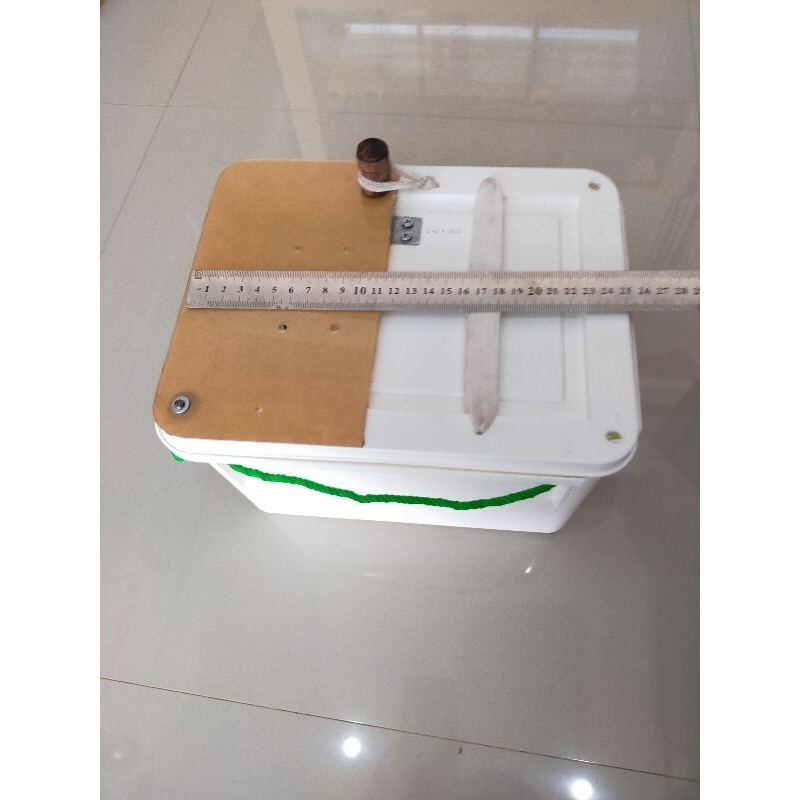 Wadah penyimpanan kaldu udang