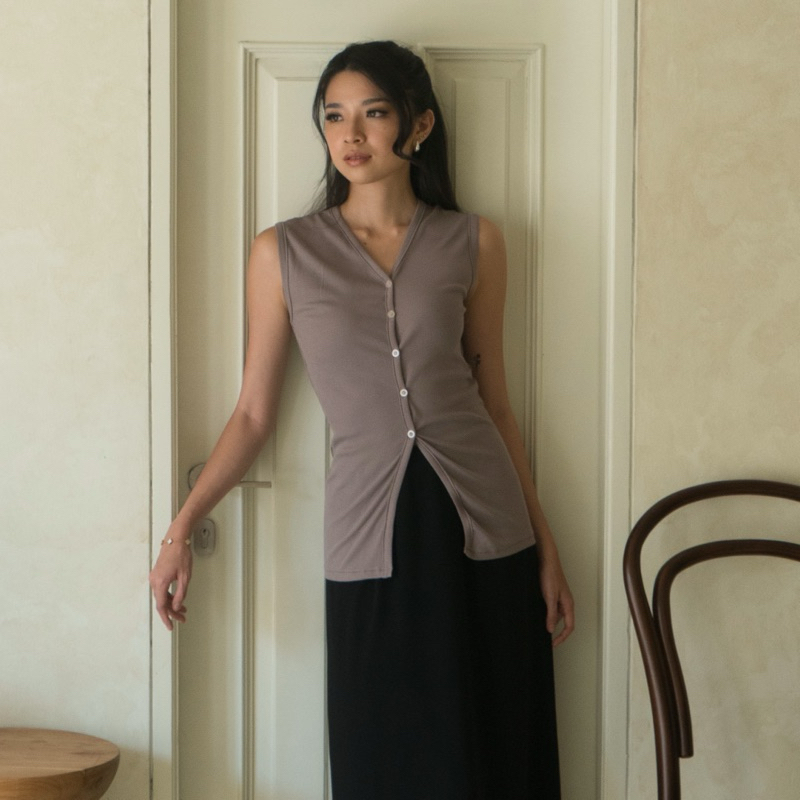 Jual EMMA TOP | ROOHA | Atasan Rib Knit Wanita Basic Tank Top Button Up ...