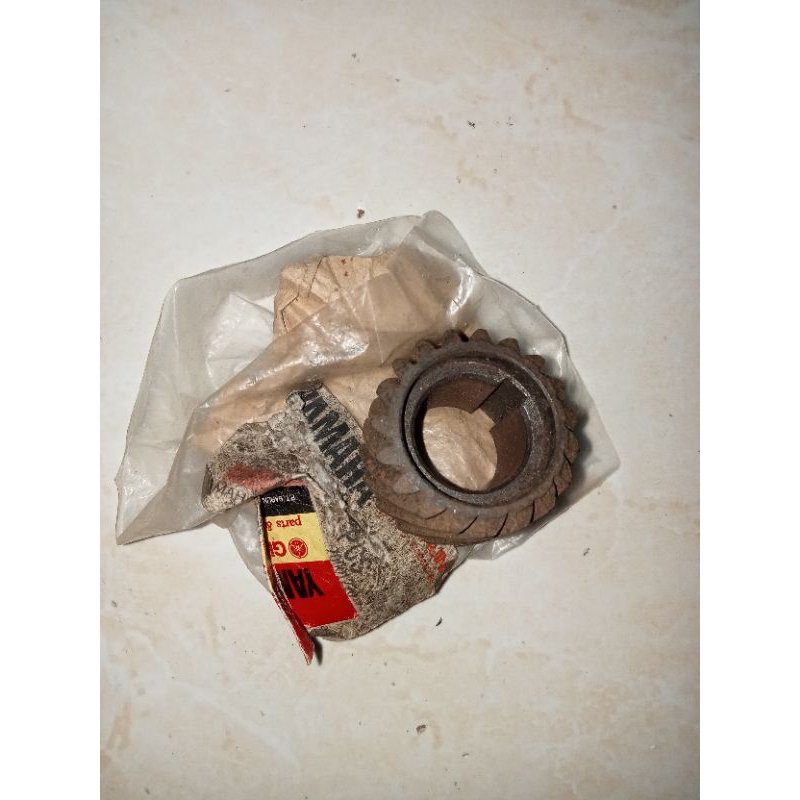 thumbnail interactive-video image 1 of Electric Starter Motor Gear For ZY100 RS100 RSZ100 BWS100 RS 100 1 of 14