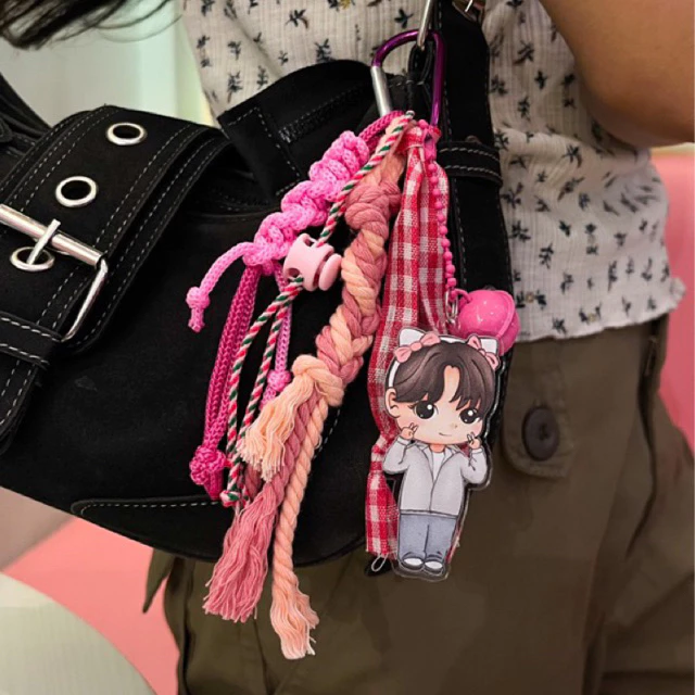 PIN AESPA dan Aksesori untuk Penggemar K-Pop