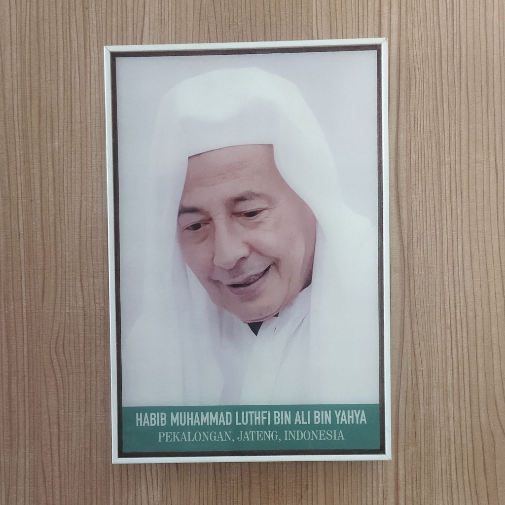 Jual Habib Muhammad Luthfi Bin Ali Bin Yahya Hiasan Dinding Foto