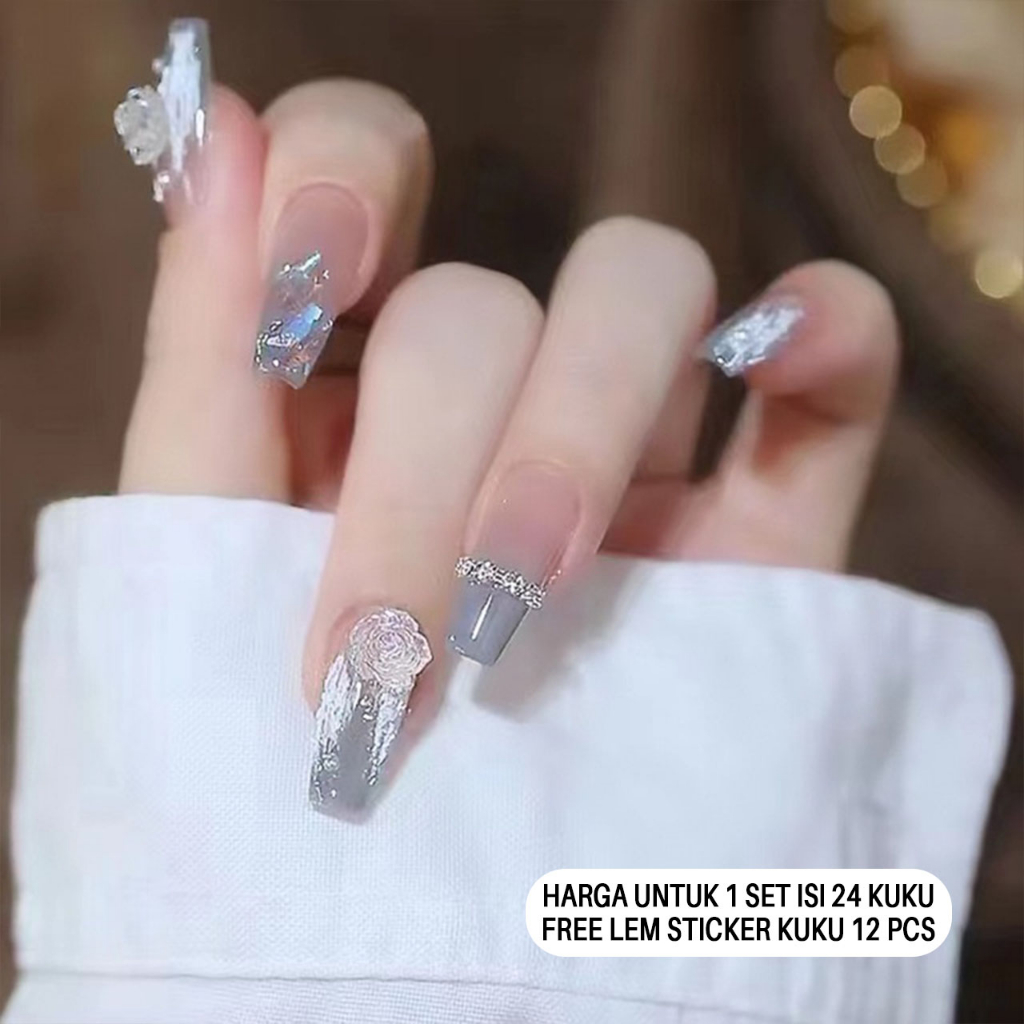 Nail Art Biru Glitter Elegan, Bikin Tangan Cantik