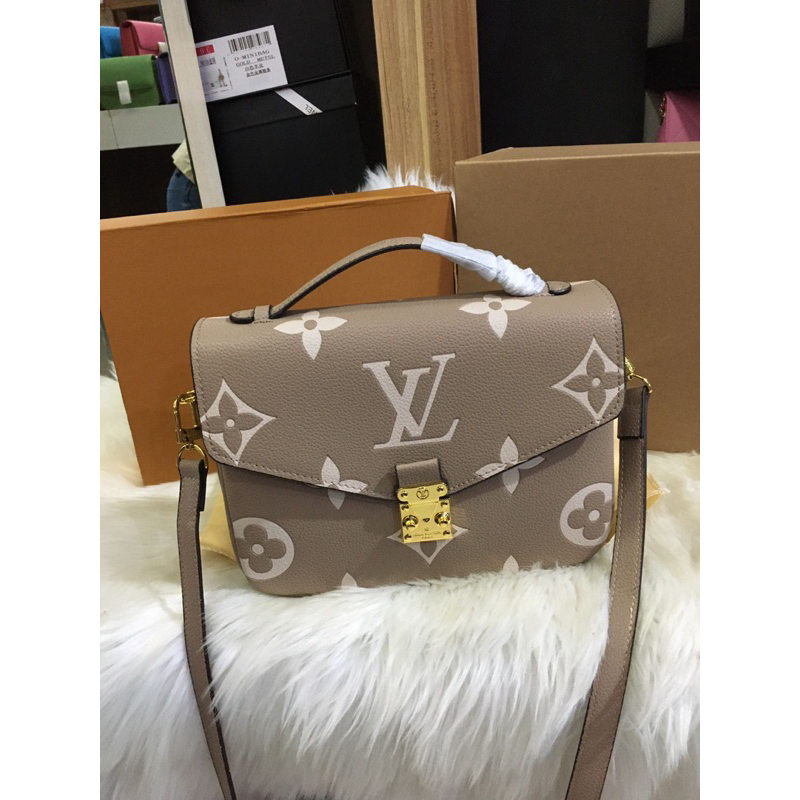 M43125 Louis Vuitton 2018 Premium One Handle Flap Bag MM