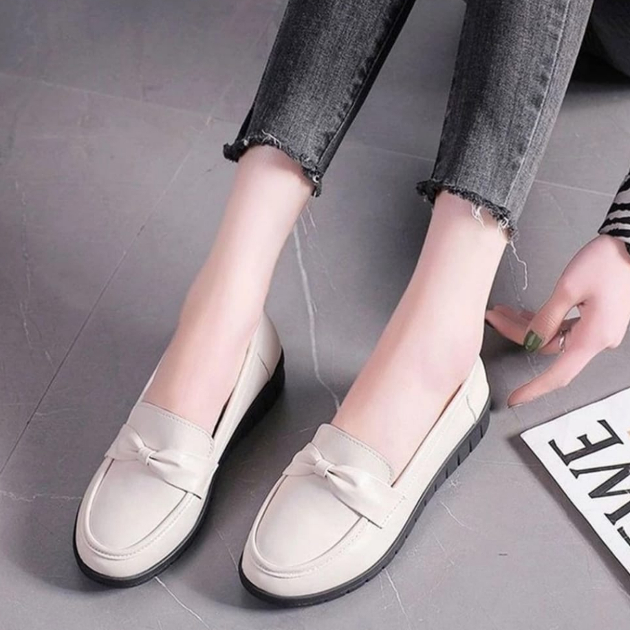 Model flat shoes kekinian hotsell