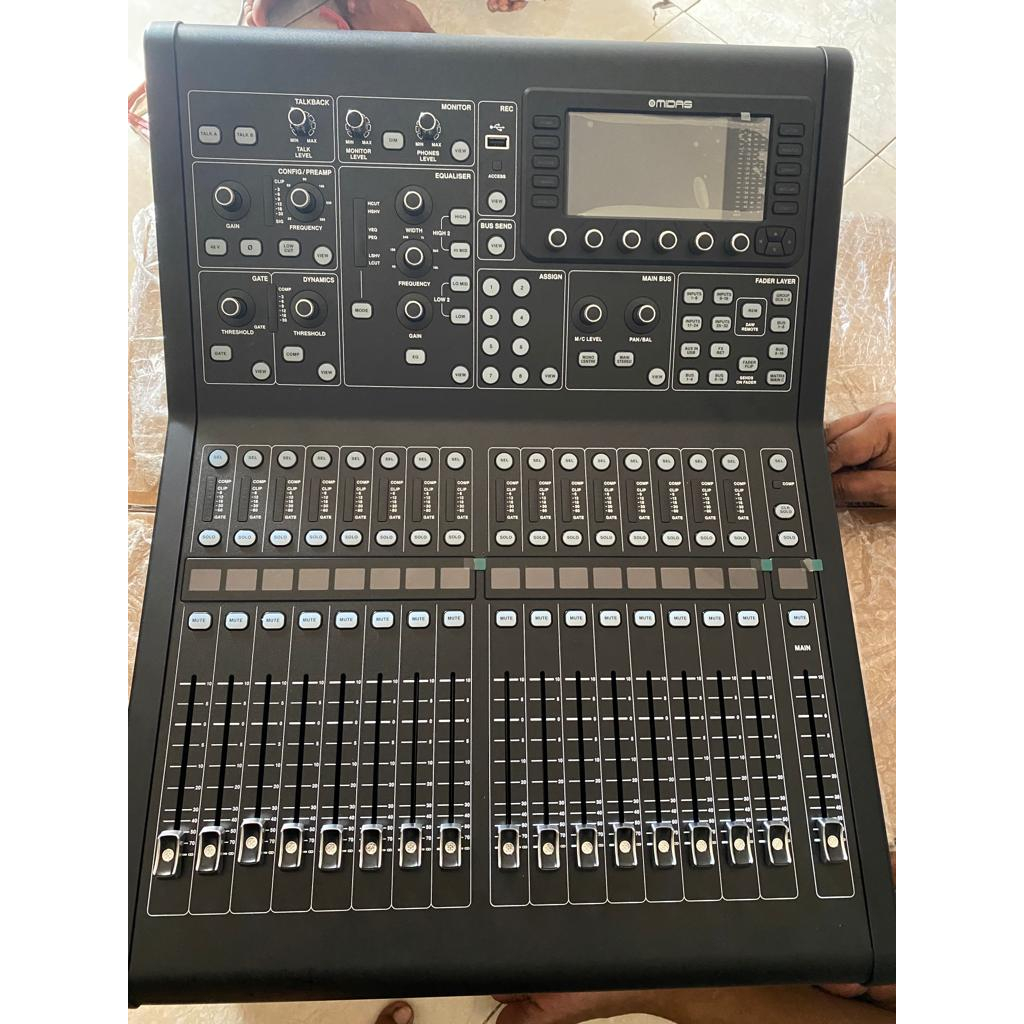 Midas M32R LIVE Digital Mixer With Stage Box Sweetwater, 06/06/2024