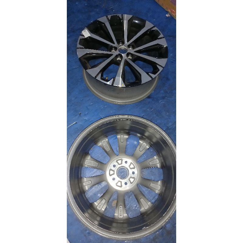 Jual Velg Veloz 2022 original Ring 17 pcd 5x100 | Shopee Indonesia