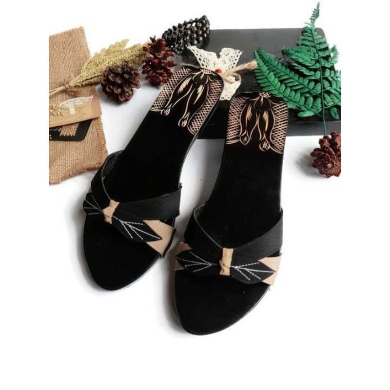 Jual Kelom Geulis Sandal Wanita Terbaru Flat Teplek 3cm Ukiran | Shopee ...