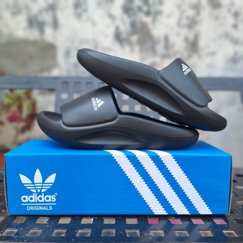 Jual sepatu adidas yeezy Harga Terbaik & Termurah Mei 2026 | Shopee  Indonesia
