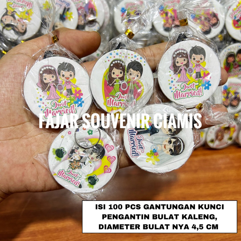 Jual 100 PCS Souvenir Pernikahan Gantungan Kunci Pengantin Bentuk Bulat ...